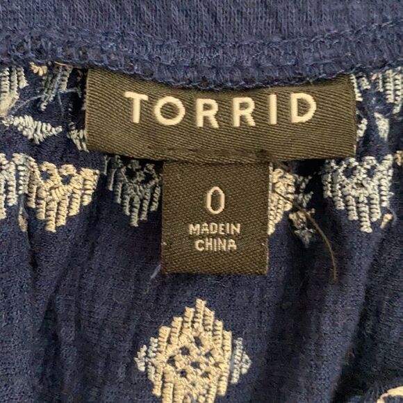 TORRID Crepe Embroidered Cam Halter - Picture 4 of 4